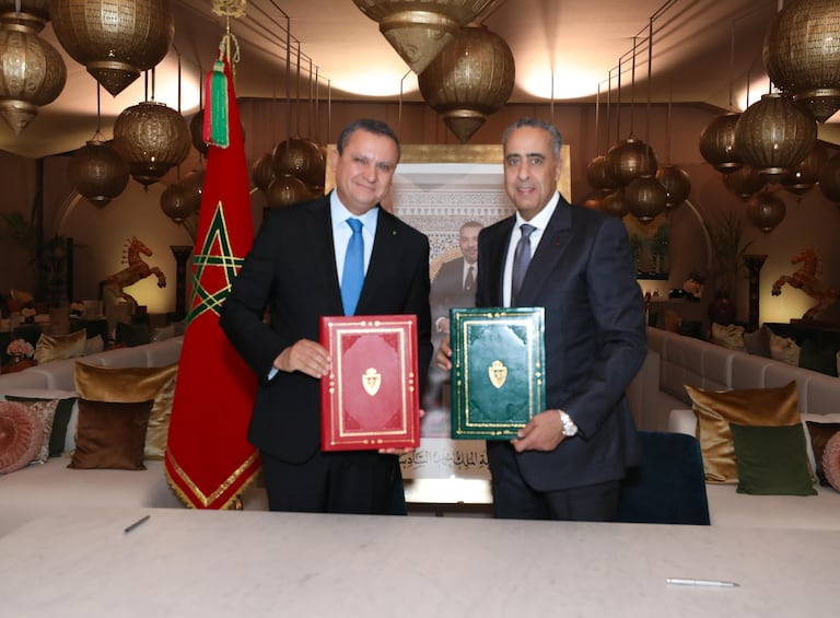 Lors de la signature de la convention entre la DGSN et Renault, dimanche 18 mai 2025 à El Jadida.